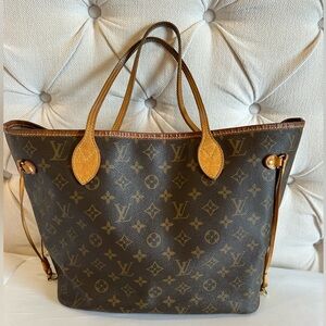 Louis Vuitton Neverfull Tote Bag